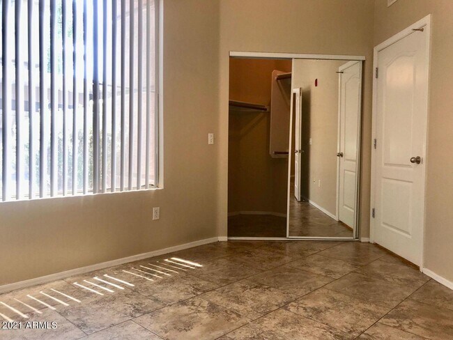 Building Photo - 1701 E Colter St