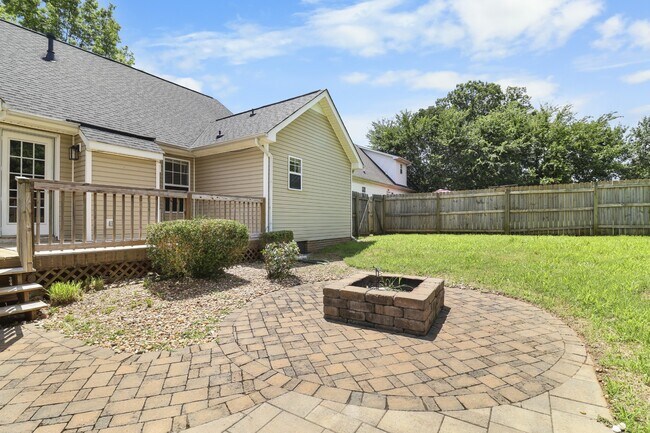 Building Photo - 1644 Cedar Springs Cir