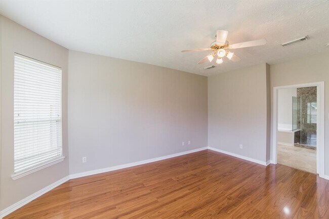 Building Photo - 4914 Mulberry Cir