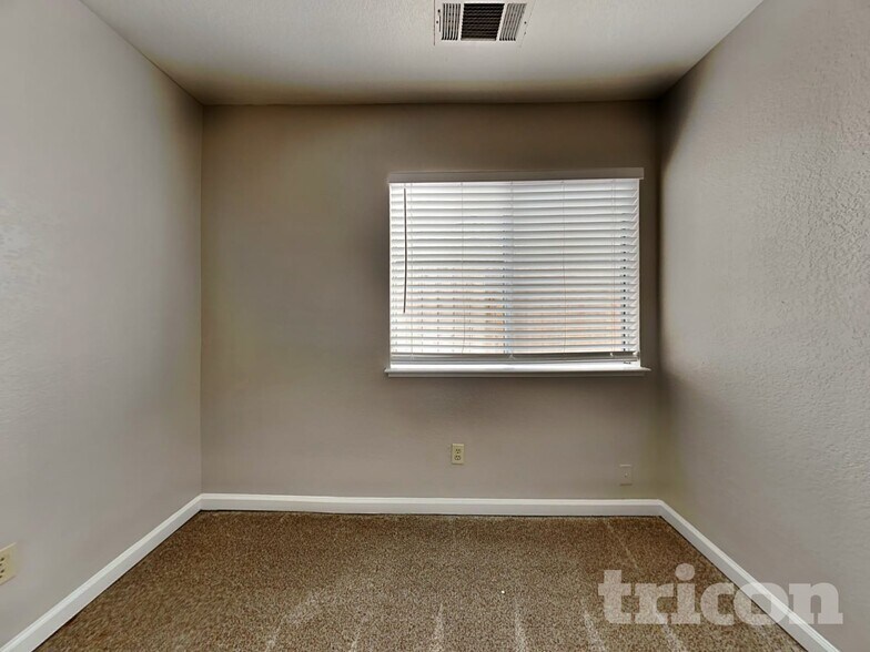 Building Photo - 1536 Atteboro Ct