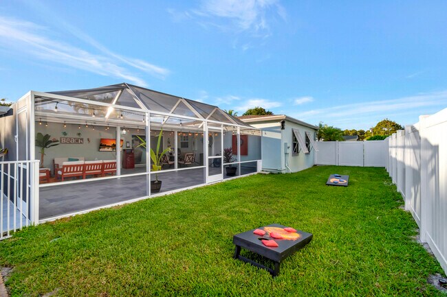 Building Photo - 310 Gulfstream Dr