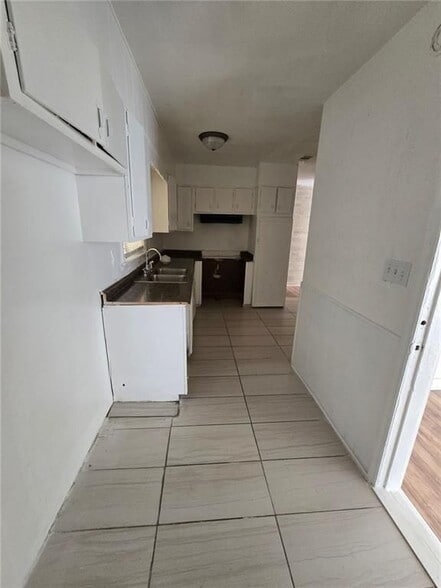 Building Photo - 2850 Middleburg Dr