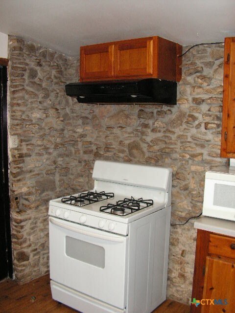 Building Photo - 1910 FM2673