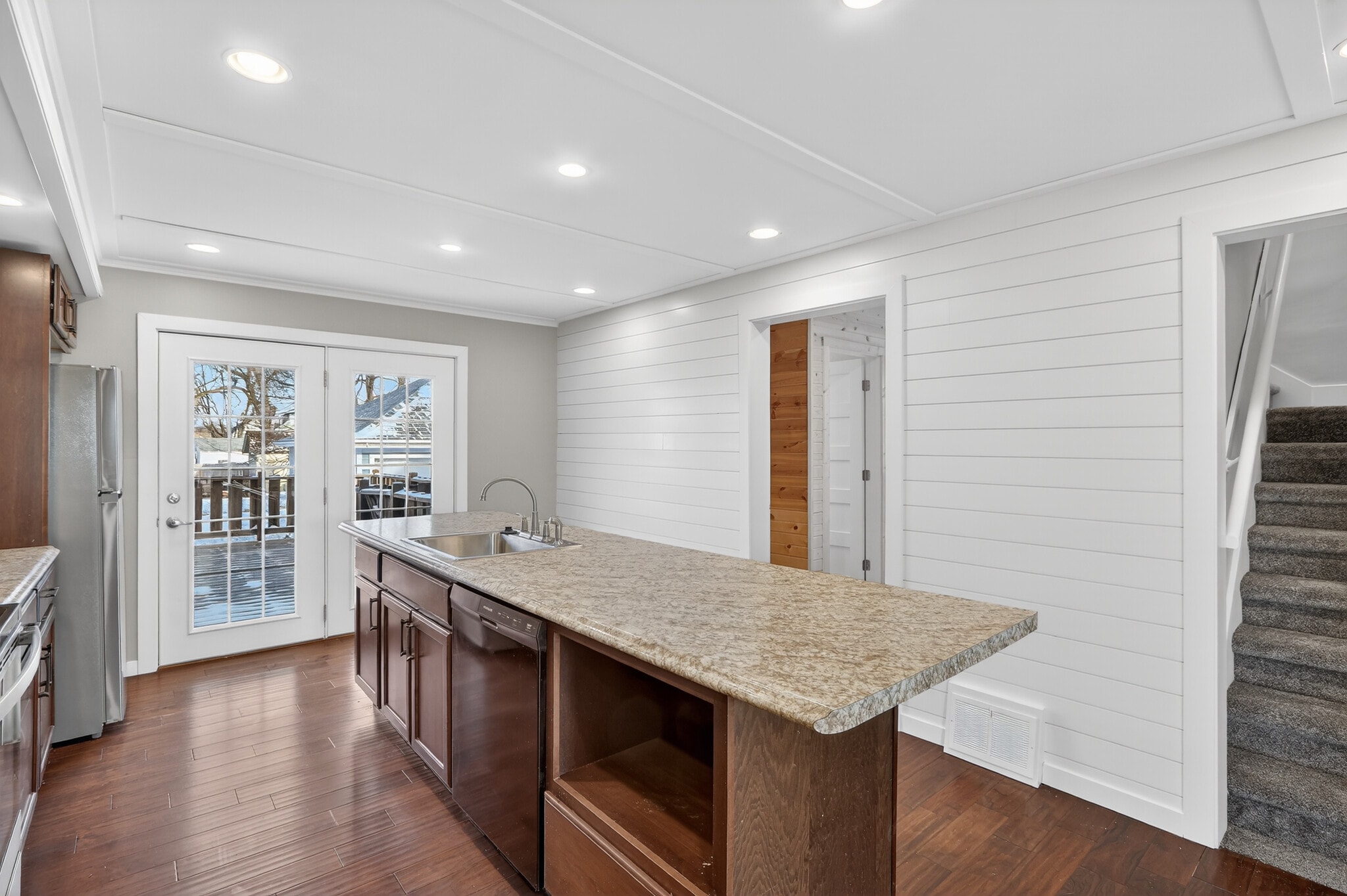 Building Photo - 428 W Delavan Dr