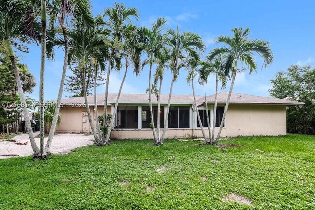 Building Photo - 1581 Wyndcliff Dr