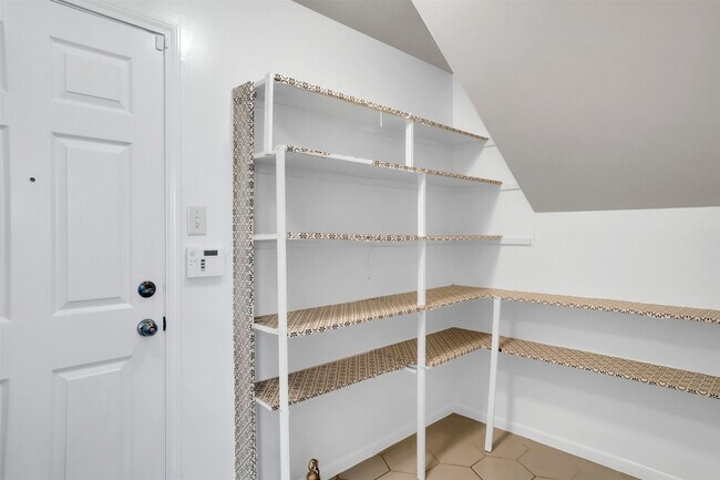 Building Photo - 15807 Little Miss Creek Dr