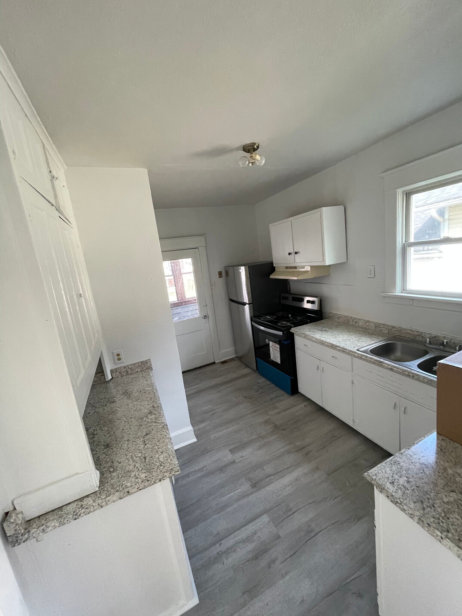 Kitchen - 2105 Sherman Ave