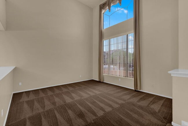 Building Photo - 1412 E Powell Way