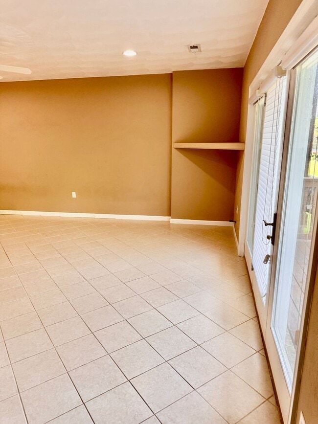Building Photo - 500 Cambridge Ct