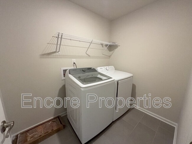 Building Photo - 304 Joneshaven Dr