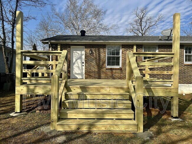 Building Photo - 322 Arrington St