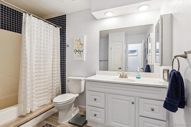 Building Photo - 8468 Everett Way