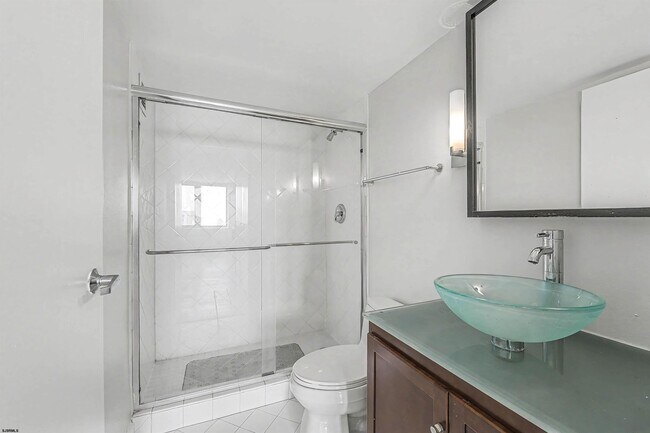 Building Photo - 526 Pacific Ave