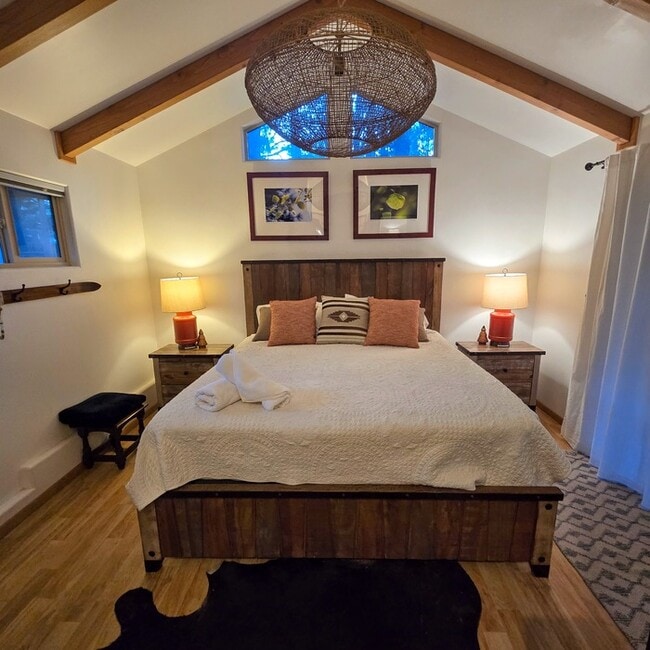 Building Photo - Mountain Retreat in Boulder Bay