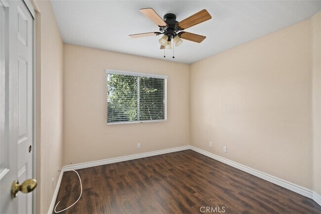 Building Photo - 9 Acorn Ridge