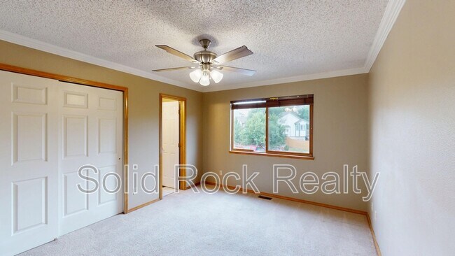 Building Photo - 2580 Lyncrest Dr