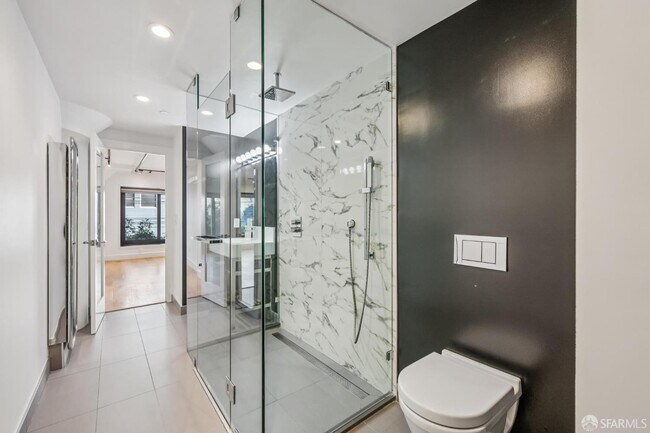 Building Photo - 1875 Mission St