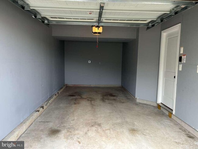 Building Photo - 2862 Farzi Cir