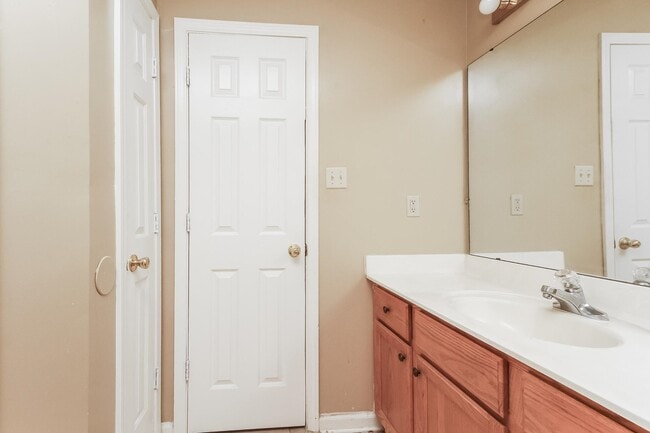 Building Photo - 4611 Chadwell Cove