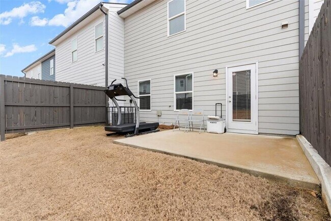 Building Photo - 1144 Westhampton Wy