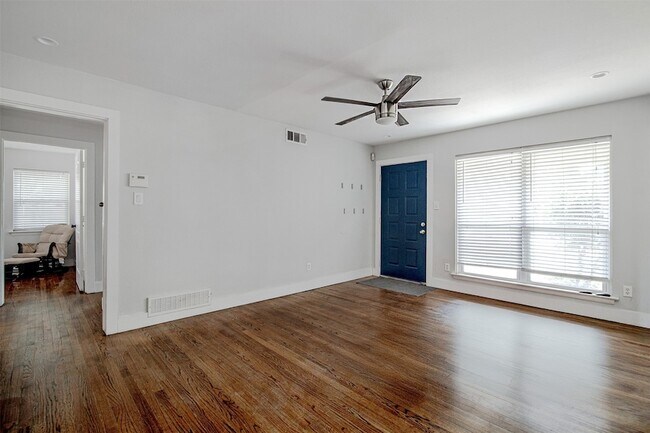 Building Photo - 614 Blueberry Ln