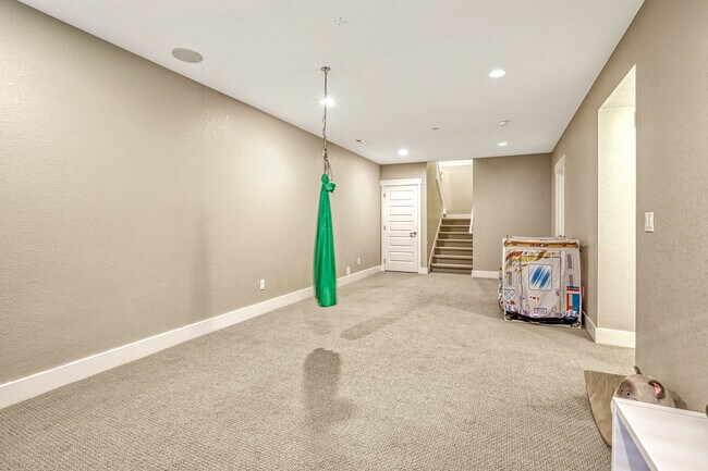 Building Photo - 5432 W 97th Pl