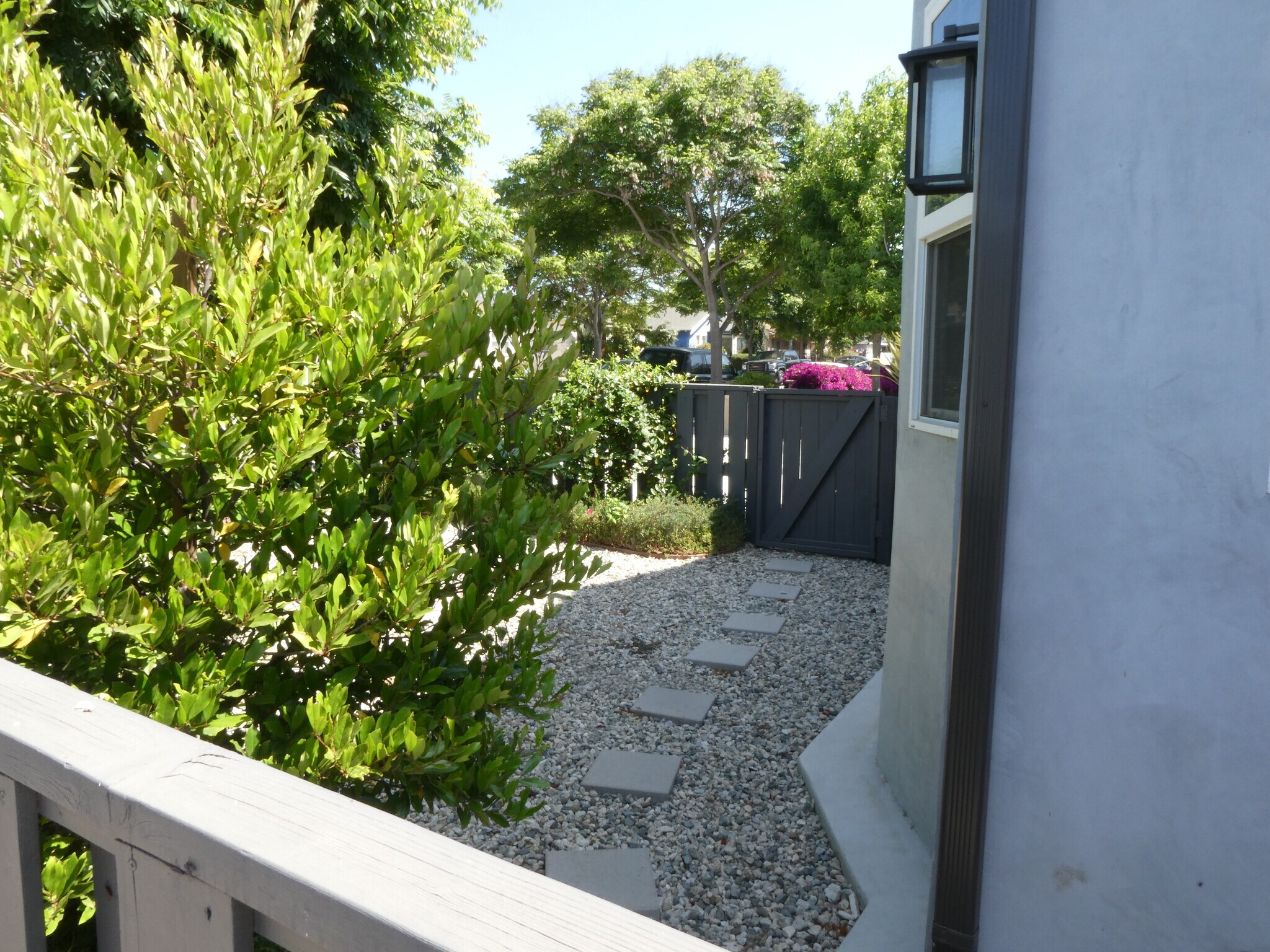 Private front yard - 9042 Carson St