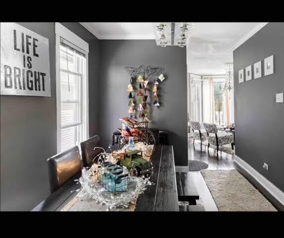 Building Photo - 3406 W Dickens Ave