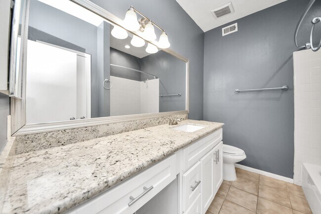 Building Photo - 2874 Holly Hall St