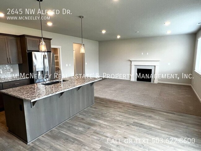 Building Photo - 2645 Alfred Dr