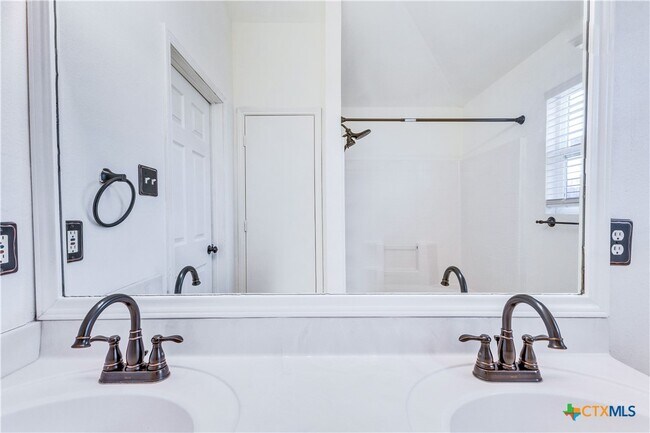 Building Photo - 1103 Madison