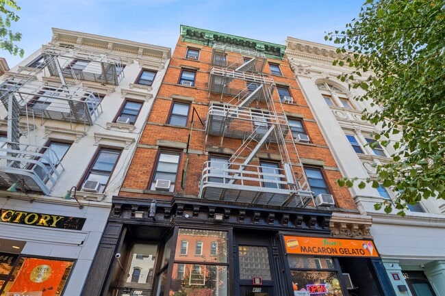 Building Photo - 410 Washington St