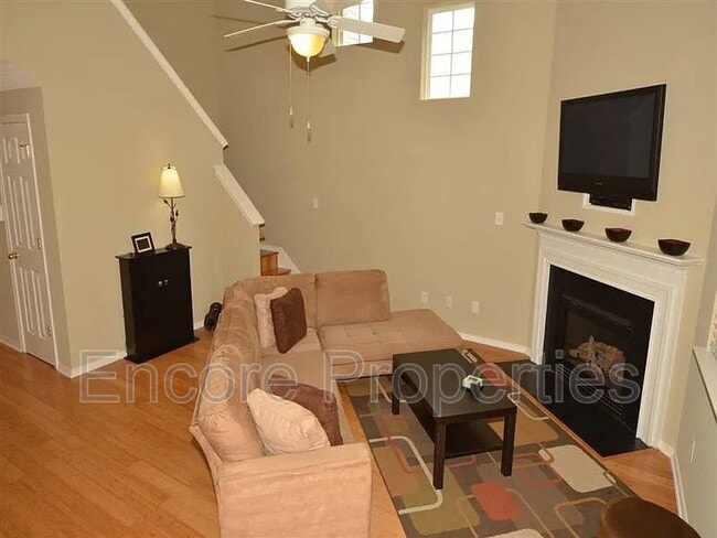 Building Photo - 6225 Saybrooke Dr