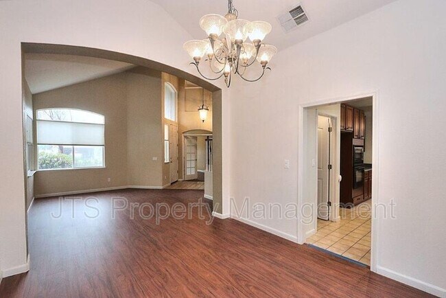 Building Photo - 3240 Big Bear Dr