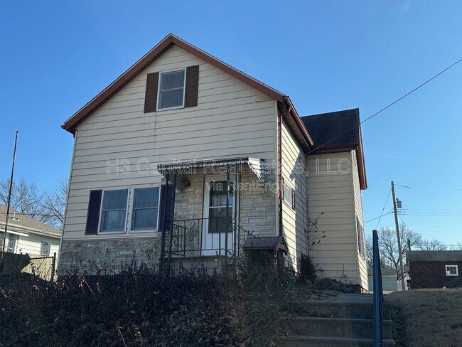 Building Photo - 320 W Cleveland Ave