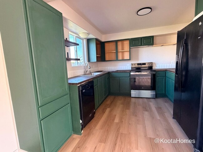 Building Photo - 1215 Skagit St