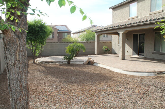 Building Photo - 9059 W Red Fox Rd