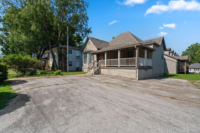 Building Photo - 813 S Jefferson Ave