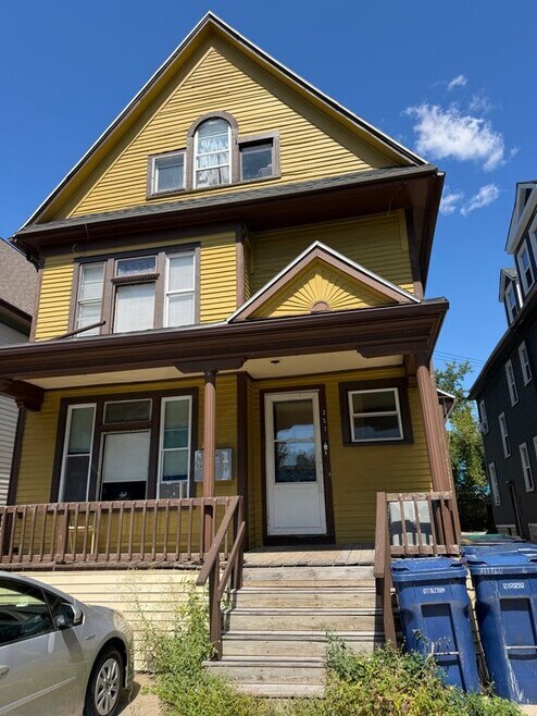 Building Photo - 267 W Utica St