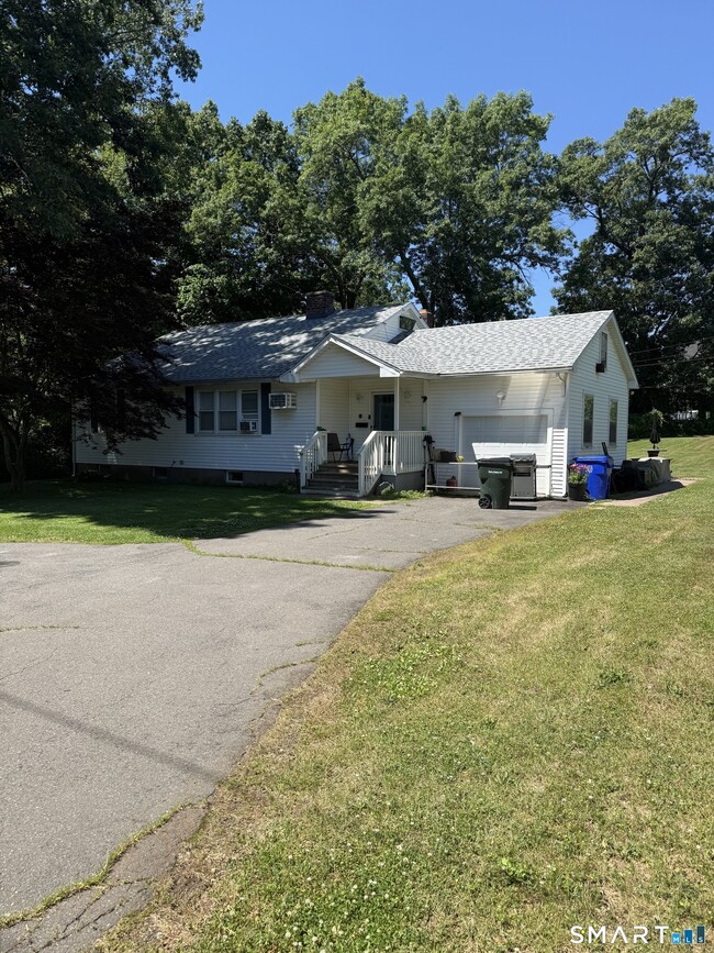 Building Photo - 160 Dividend Rd