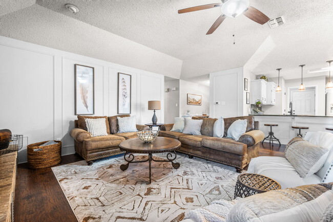 Large seating area, perfect for watching the Tarleton games! - 209 Prairie Wind Blvd