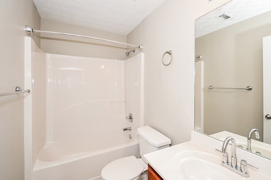 Building Photo - 222 Winterbury Dr