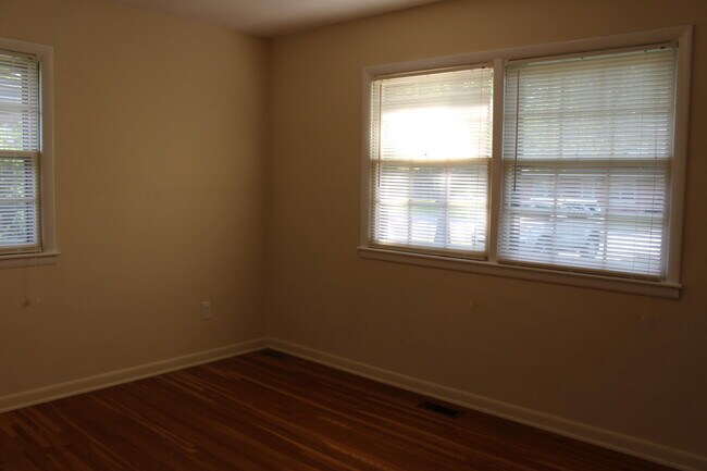 Building Photo - 306 Loch Ln