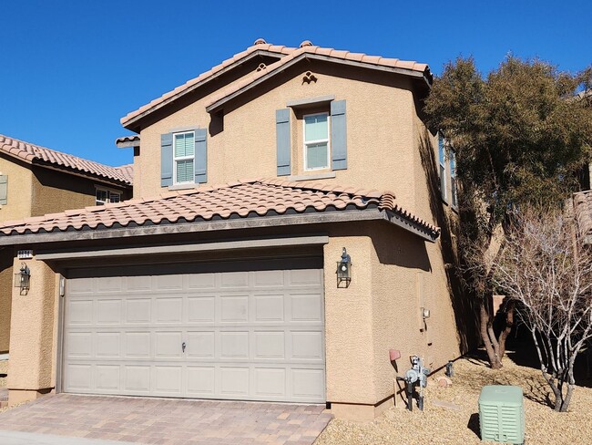 Building Photo - Lovely Two Story Home in Mountain Edge Community