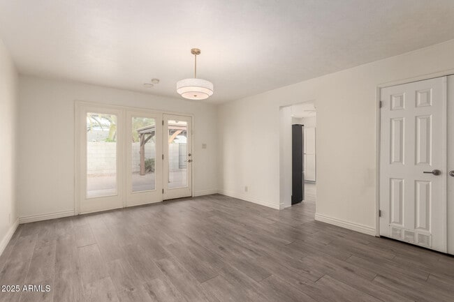 Building Photo - 8730 E Terrace Dr