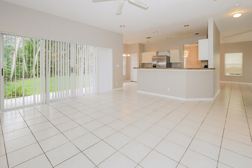 Building Photo - 7678 Oakboro Dr