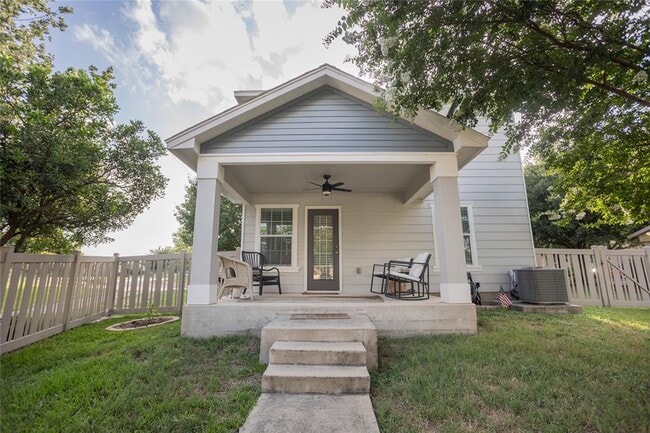 Building Photo - 1059 Powell