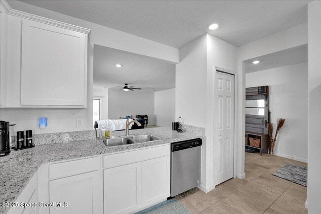 Building Photo - 6540 Lokosee Ct