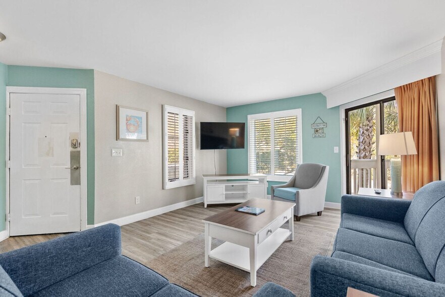 Building Photo - 2805B N Ocean Blvd