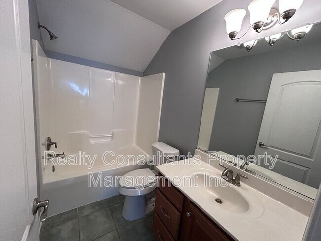 Building Photo - 4540 Pebble Lake Dr